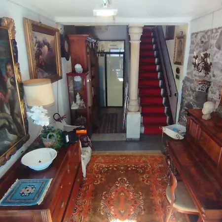 Dimora Della Torre A Due Passi Dal Mare 3* 东塞斯特里