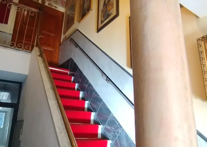 Dimora Della Torre A Due Passi Dal Mare 东塞斯特里